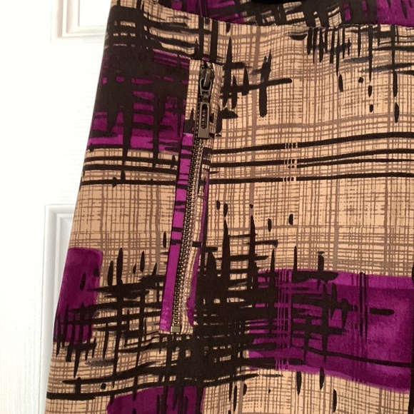 Merona fully-lined, knee-length skirt. - Picture 2 of 8